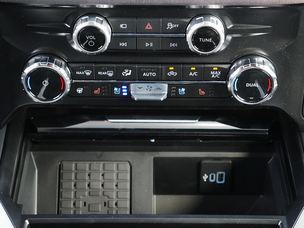 New 2026 Ford F250 Platinum AWD/4WD image 23