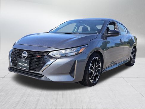 Used 2024 Nissan Sentra SR FWD image 3
