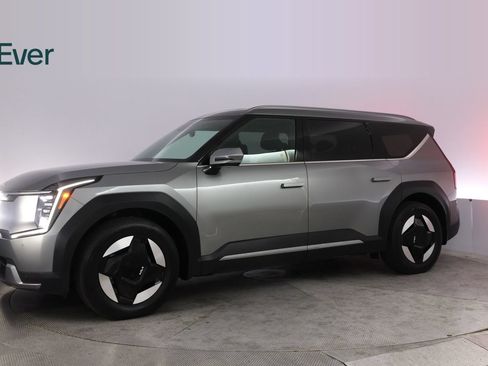 Used 2024 Kia EV9 Wind AWD/4WD image 18