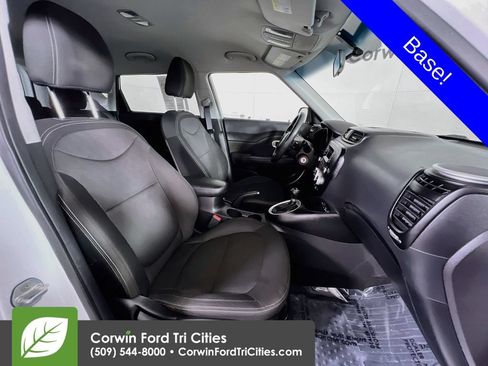 Used 2015 Kia Soul FWD image 17