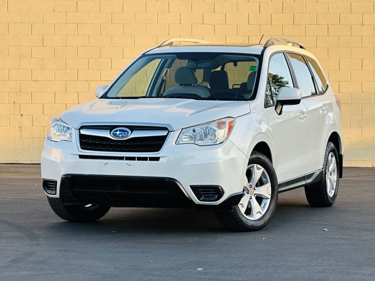 Used 2015 Subaru Forester 2.5i Premium w/ All-Weather Package AWD/4WD image 3