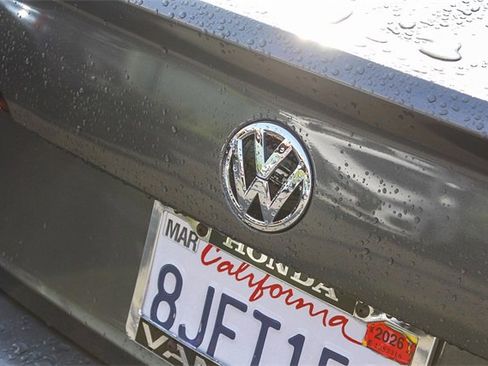 Used 2019 Volkswagen Jetta SEL Premium image 9