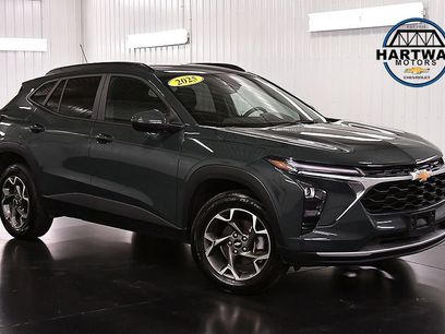 Used 2025 Chevrolet Trax LT w/ Driver Confidence Package