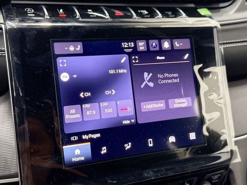 New 2025 Jeep Grand Cherokee L Laredo image 36