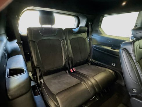 Used 2023 Jeep Grand Cherokee L Laredo image 18