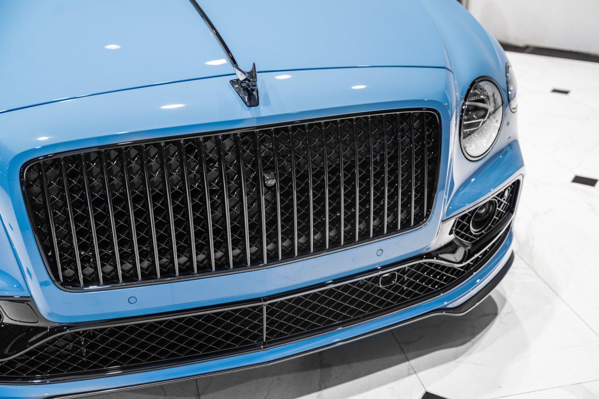 Used 2024 Bentley Flying Spur V8 AWD/4WD image 12