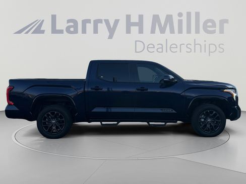 Used 2022 Toyota Tundra Platinum AWD/4WD image 6