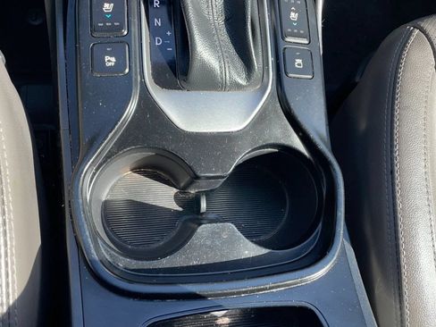 Used 2018 Hyundai Santa Fe FWD image 16