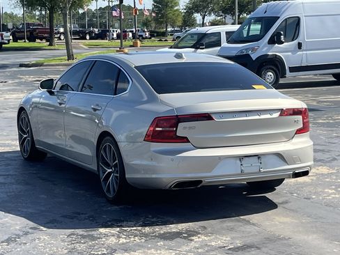 Used 2018 Volvo S90 T5 Momentum w/ Convenience Package FWD image 8