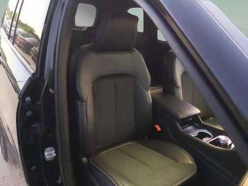New 2025 Jeep Grand Cherokee Altitude RWD image 26