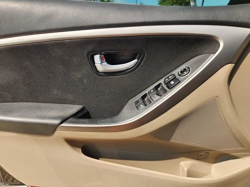 Used 2013 Hyundai Elantra GT w/ Touch & Go Pkg FWD image 23