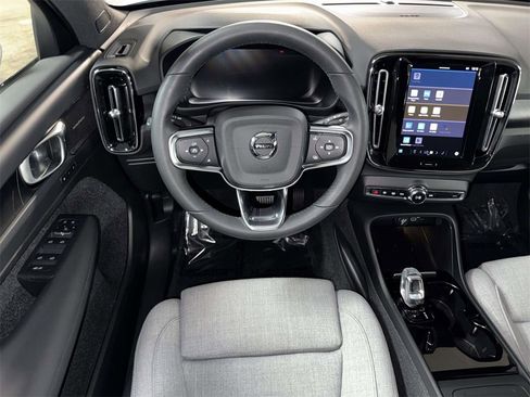 Used 2024 Volvo C40 P8 Recharge Ultimate image 4