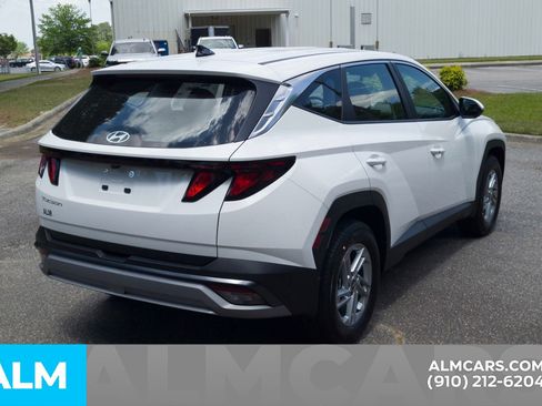 Used 2025 Hyundai Tucson SE FWD image 6