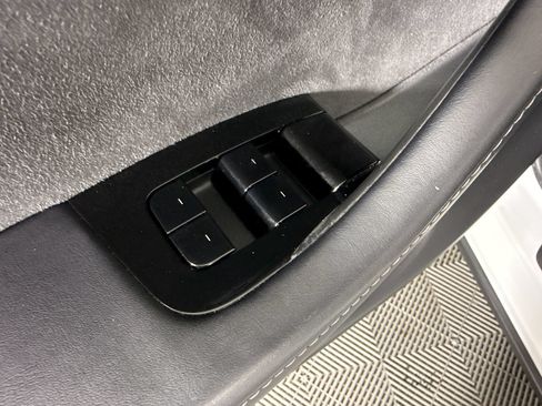 Used 2020 Tesla Model Y Long Range AWD/4WD image 13
