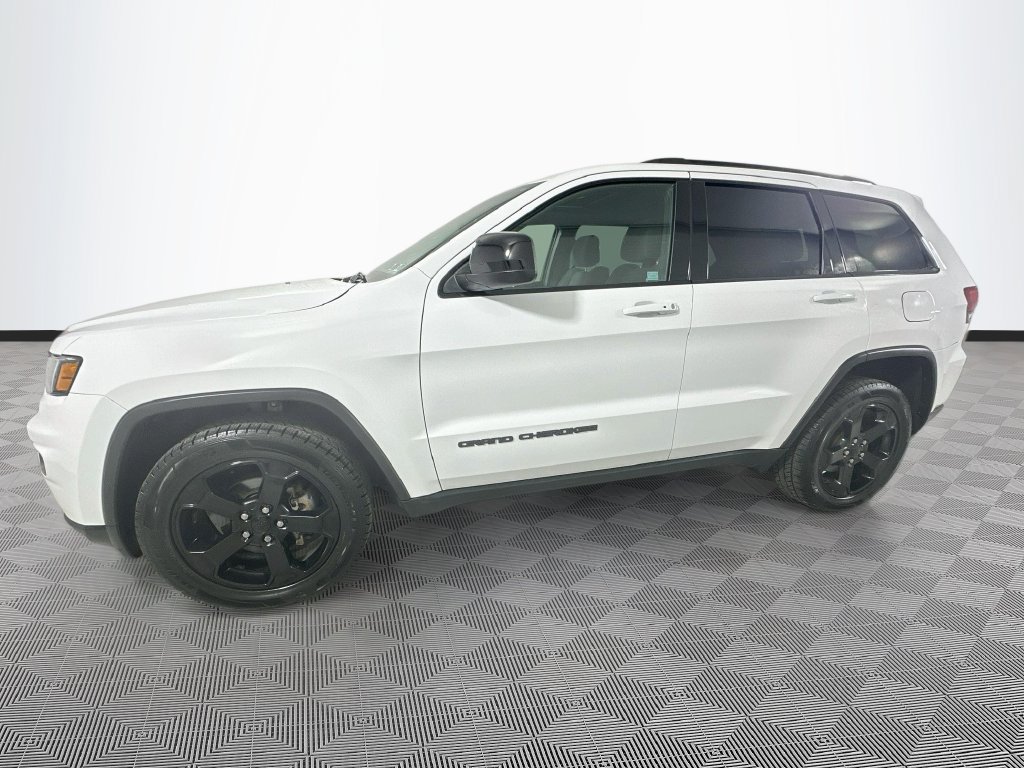 Used 2019 Jeep Grand Cherokee Laredo AWD/4WD image 6