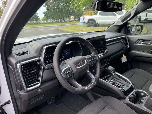 New 2025 GMC Canyon Elevation w/ Convenience Package image 43