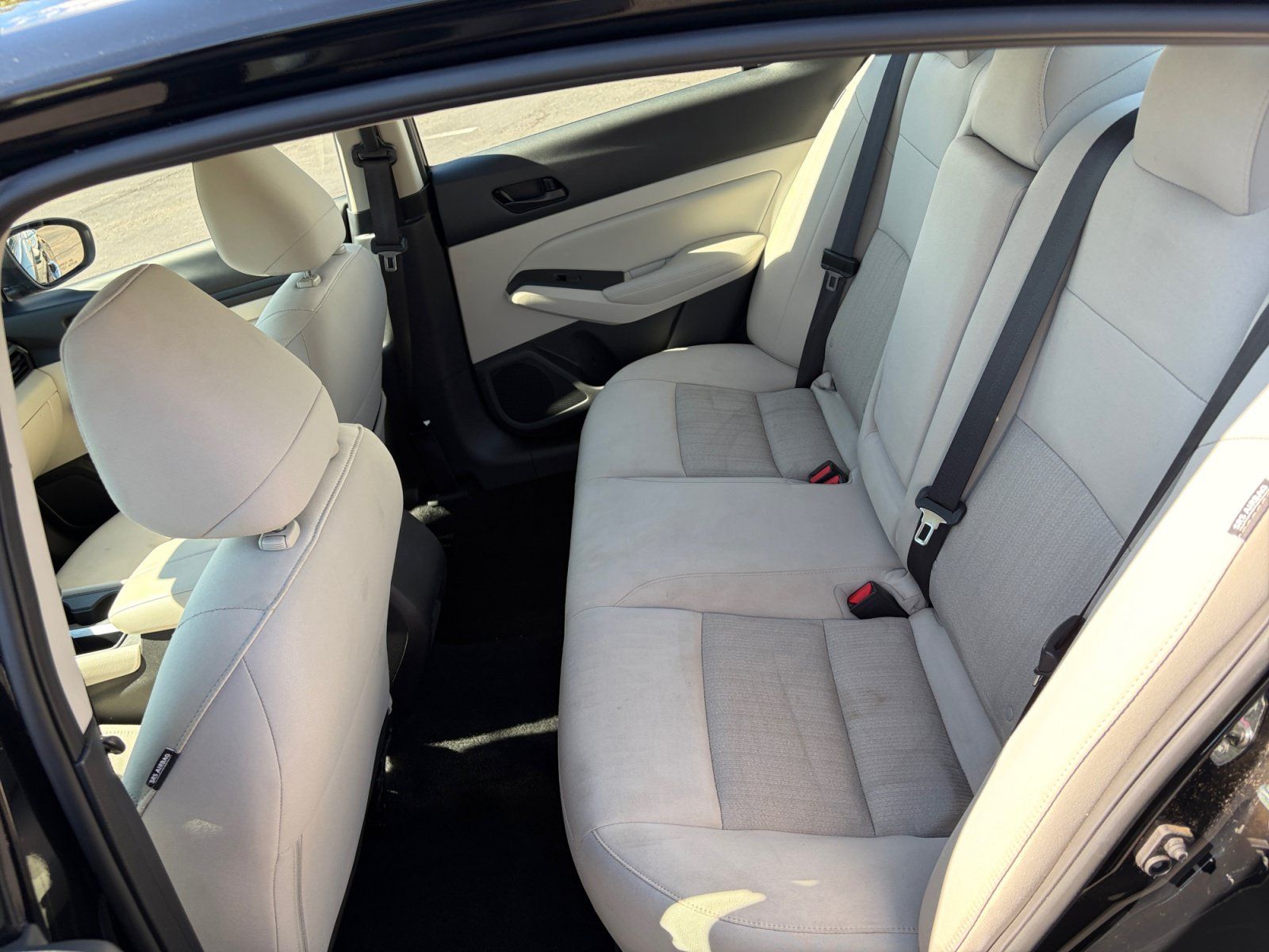 Used 2025 Nissan Altima 2.5 SV FWD image 17