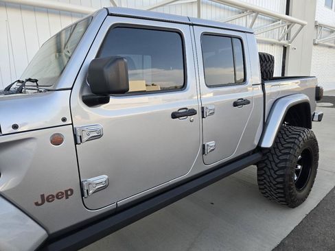 Used 2021 Jeep Gladiator Mojave AWD/4WD image 13