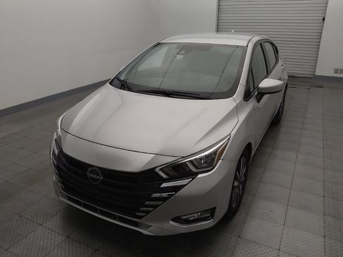 Used 2023 Nissan Versa SV FWD image 15