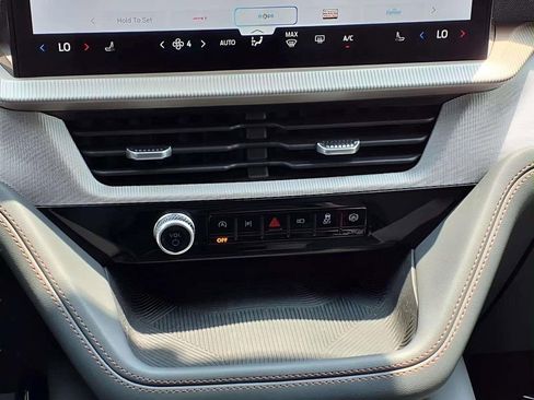 Used 2026 Ford Explorer Active RWD image 9