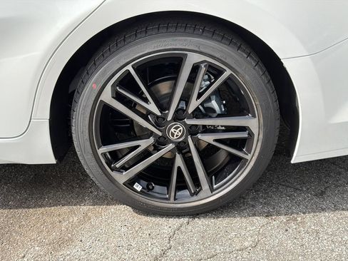 New 2026 Toyota Camry Hybrid FWD image 17
