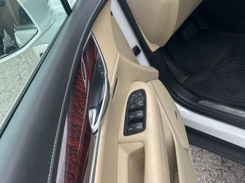 Used 2017 Cadillac XT5 Luxury w/ Driver Awareness Package image 11