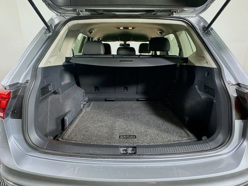 Used 2020 Volkswagen Tiguan SE AWD/4WD image 27