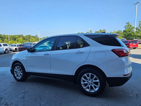 Used 2020 Chevrolet Equinox LS w/ LS Convenience Package FWD image 5