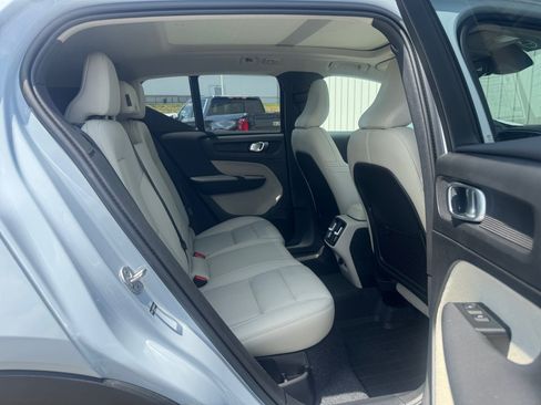 Certified 2025 Volvo XC40 B5 Ultra AWD/4WD image 29