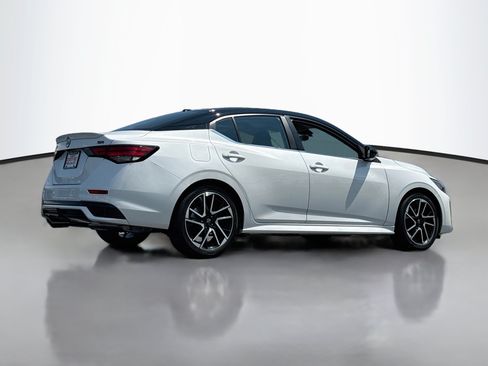 Certified 2025 Nissan Sentra SR FWD image 2
