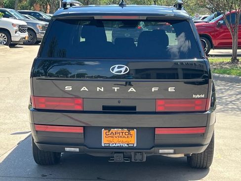 Used 2025 Hyundai Santa Fe SEL FWD image 4