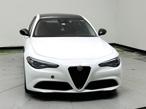 Used 2020 Alfa Romeo Giulia w/ Nero Edizione RWD image 2