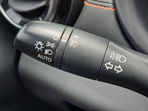 Used 2022 Nissan Kicks SR w/ Interior Electronics Package FWD image 30