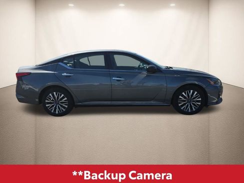 Used 2025 Nissan Altima 2.5 SV image 4
