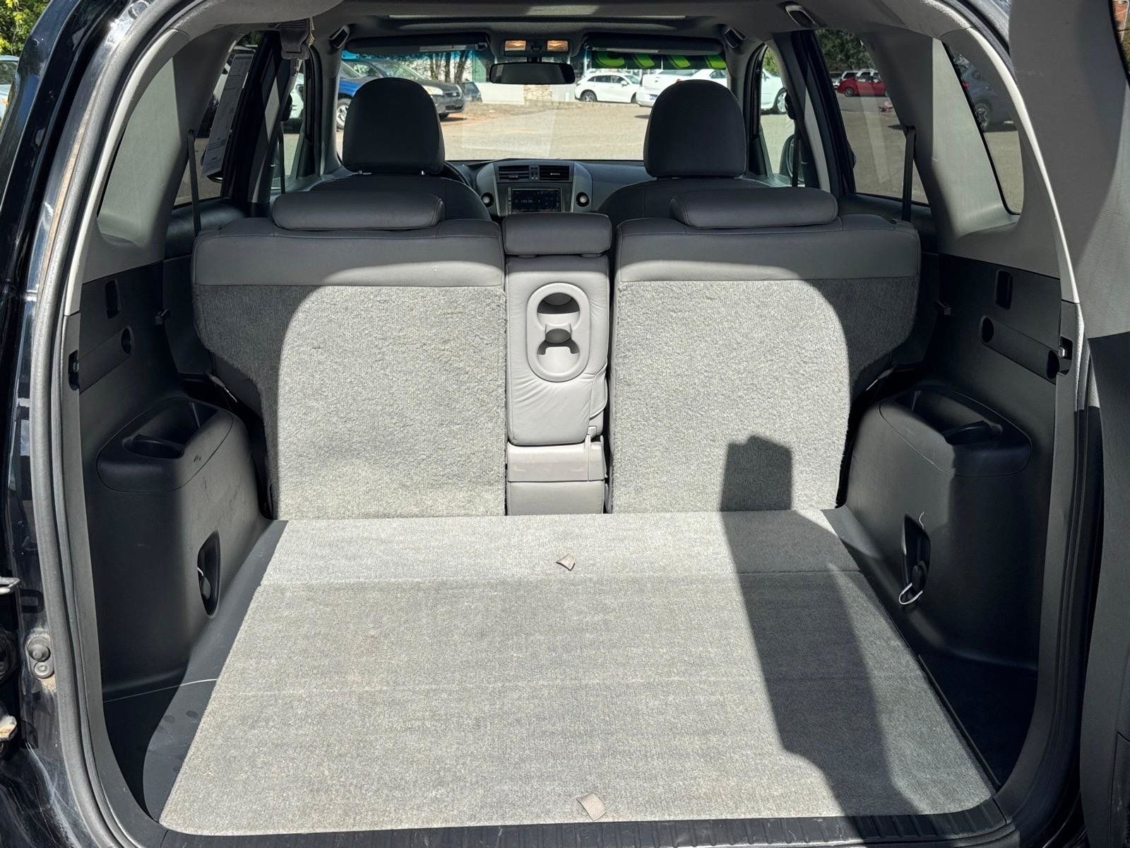 Used 2010 Toyota RAV4 Limited AWD/4WD image 6