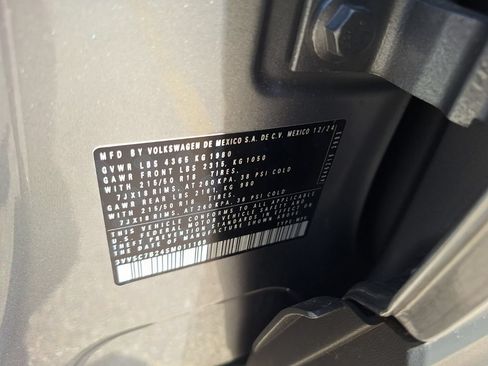 Used 2025 Volkswagen Taos SE FWD image 30