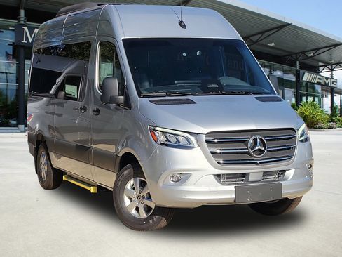 Used 2025 Mercedes-Benz Sprinter 2500 image 23