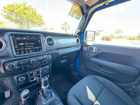 Used 2021 Jeep Wrangler Unlimited Sahara AWD/4WD image 27