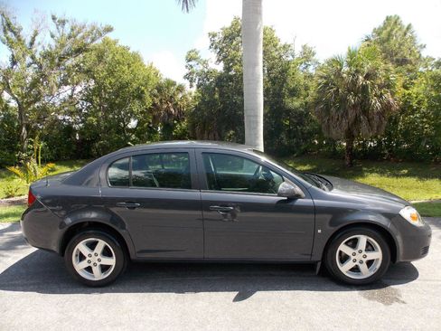 Used 2009 Chevrolet Cobalt LT w/ Preferred Equipment Group FWD image 5