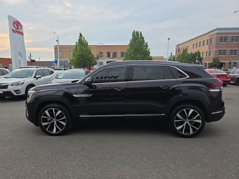 Used 2026 Volkswagen Atlas Cross Sport SEL Premium R-Line AWD/4WD image 5
