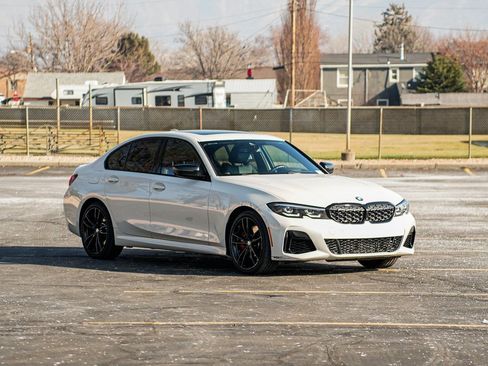 Used 2022 BMW M340i xDrive w/ Premium Package image 3