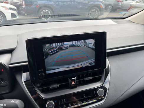 Used 2025 Toyota Corolla LE FWD image 22