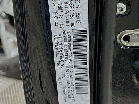 Used 2018 Jeep Cherokee Trailhawk w/ Quick Order Package 27L image 30