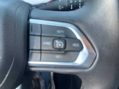 Used 2022 Jeep Compass Latitude FWD image 7