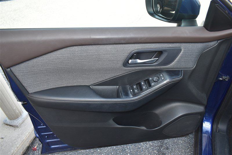 Used 2023 Nissan Rogue SV AWD/4WD image 10