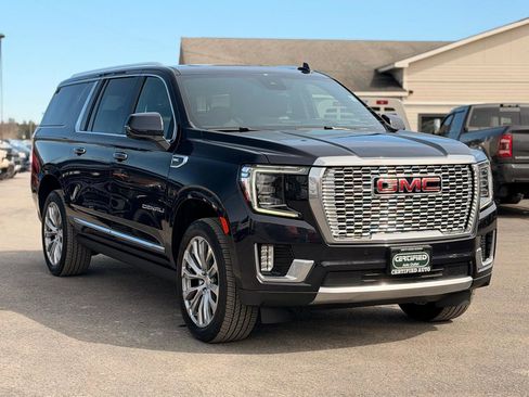 Used 2024 GMC Yukon XL Denali image 3