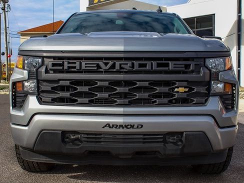 Used 2024 Chevrolet Silverado 1500 Custom image 2