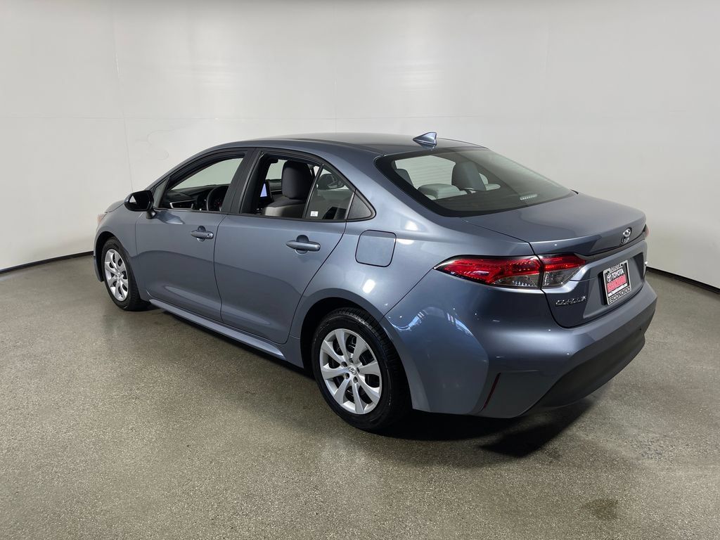 Used 2025 Toyota Corolla LE FWD image 5