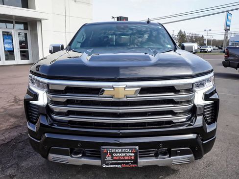 Used 2025 Chevrolet Silverado 1500 High Country w/ Z71 Off-Road Package AWD/4WD image 2