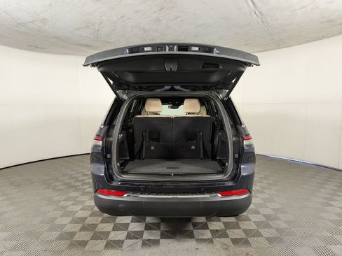 Used 2024 Jeep Grand Cherokee L Limited image 9